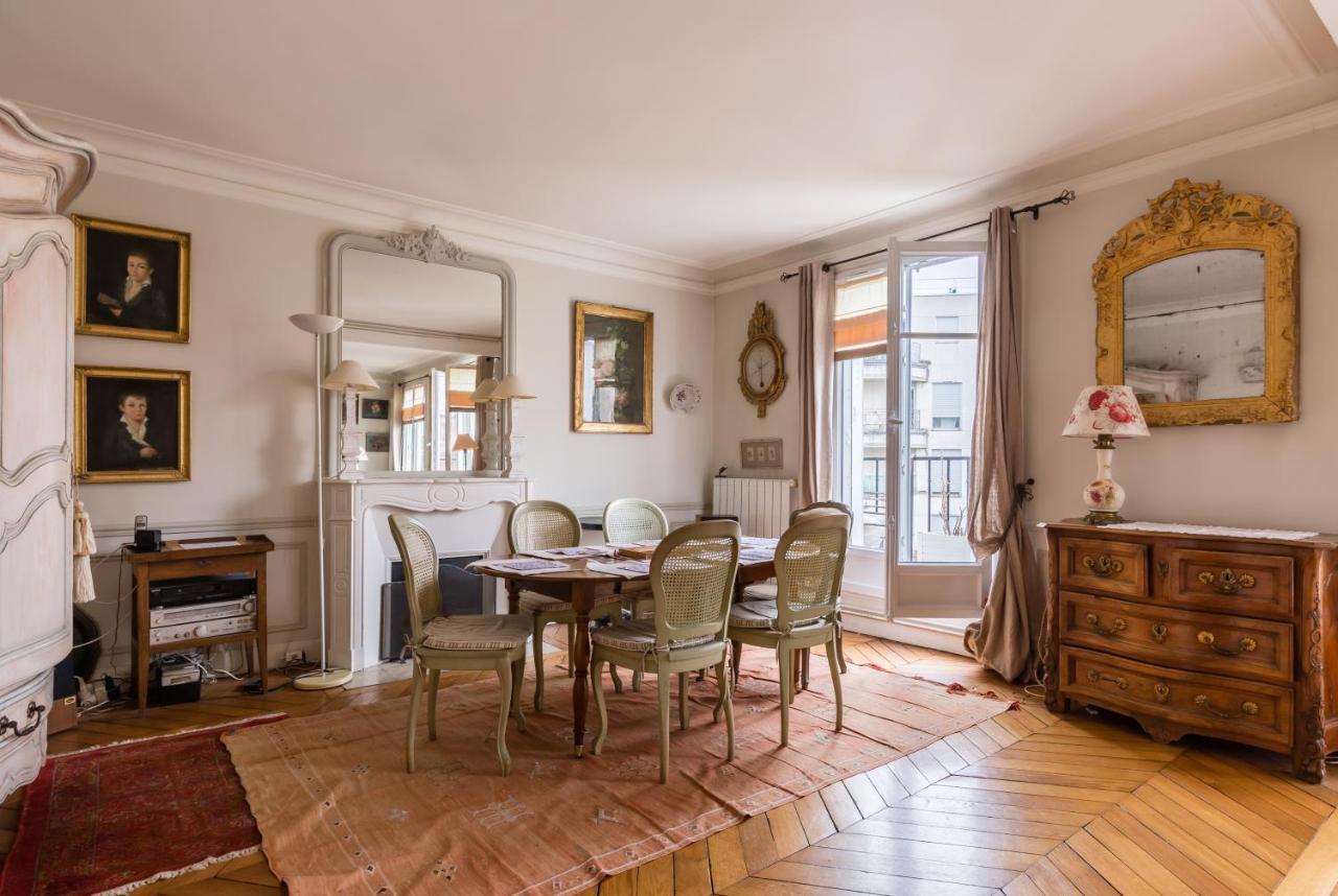 Appartamento Veeve - Charming Mirabeau Parigi Esterno foto