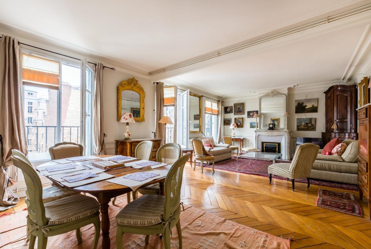 Appartamento Veeve - Charming Mirabeau Parigi Esterno foto